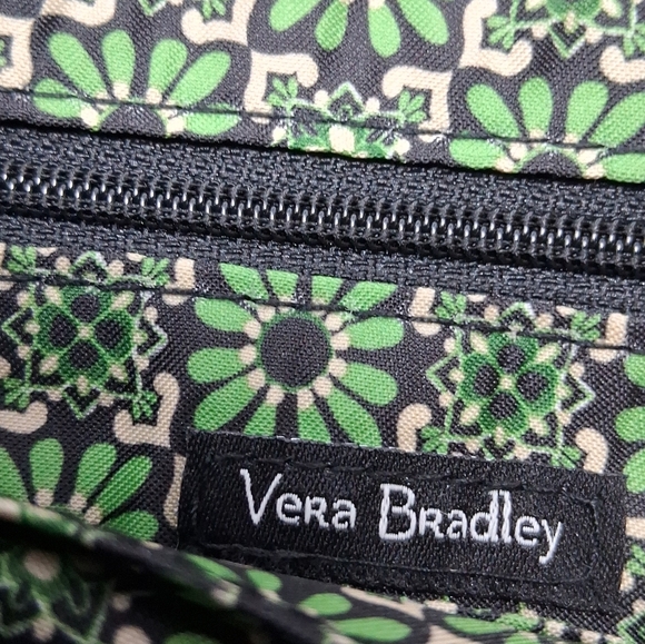 NEW Vera Bradley Winter Berry Iconic Custom Crossbody/Wristlet Bag   Size 9"×7" - Picture 5 of 7